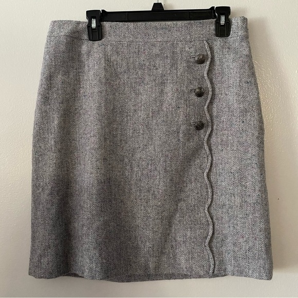 Wool blend herringbone scalloped faux wrap skirt with crested buttons Talbots - Picture 2 of 7